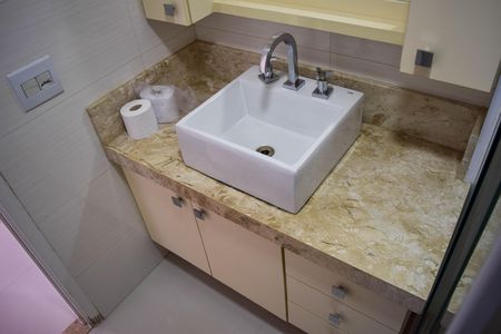 Apartamento à venda com 84m², 3 quartos e 2 vagasBanheiro 