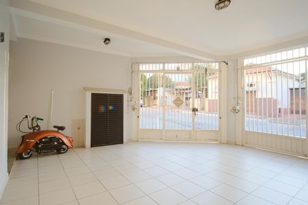 Garagem de casa à venda com 3 quartos, 208m² em Vila Carrão, São Paulo