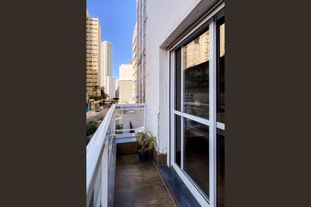 Apartamento à venda com 127m², 2 quartos e 1 vaga Apartamento à venda com 127m², 2 quartos e 1 vagaVaranda Quarto 2 - Suíte