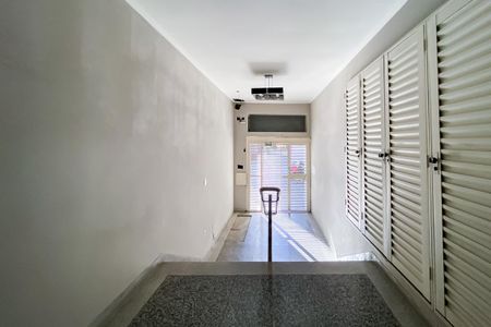 Apartamento à venda com 127m², 2 quartos e 1 vaga Apartamento à venda com 127m², 2 quartos e 1 vagaHall Entrada