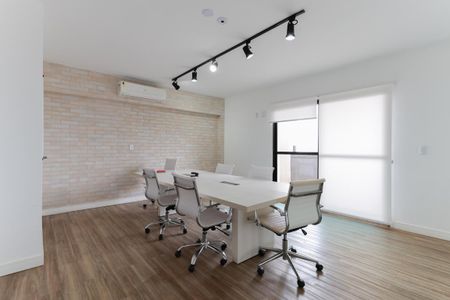 Apartamento à venda com 56m², 2 quartos e 1 vaga Apartamento à venda com 56m², 2 quartos e 1 vagaÁrea comum - Sala de reuniões