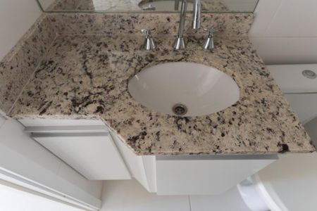 Apartamento à venda com 56m², 2 quartos e 1 vaga Apartamento à venda com 56m², 2 quartos e 1 vagaBanheiro social