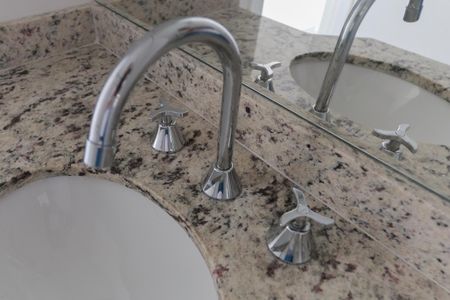 Apartamento à venda com 56m², 2 quartos e 1 vaga Apartamento à venda com 56m², 2 quartos e 1 vagaBanheiro social