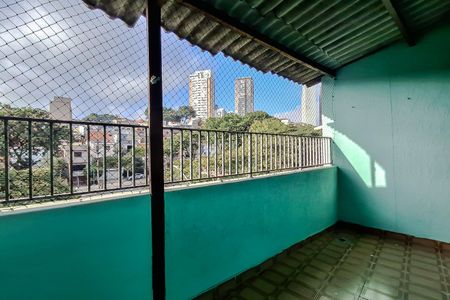 Casa para alugar com 125m², 2 quartos e 1 vaga Casa para alugar com 125m², 2 quartos e 1 vagaVaranda