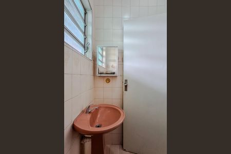 Casa para alugar com 125m², 2 quartos e 1 vaga Casa para alugar com 125m², 2 quartos e 1 vagaBanheiro de serviço