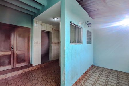 Casa para alugar com 125m², 2 quartos e 1 vaga Casa para alugar com 125m², 2 quartos e 1 vagaVaranda