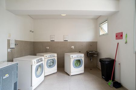 Área comum - Lavanderia de apartamento para alugar com 1 quarto, 55m² em Bela Vista, São Paulo
