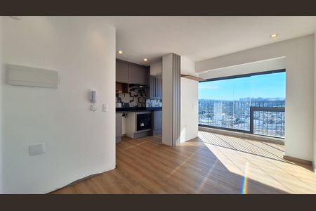 Sala de apartamento para alugar com 2 quartos, 55m² em Vila Anastácio, São Paulo