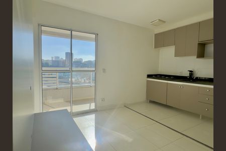 Sala de apartamento para alugar com 3 quartos, 60m² em Jardim Madeirense, Guarulhos