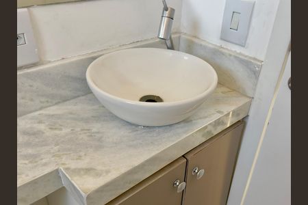 Apartamento para alugar com 60m², 3 quartos e 1 vaga Apartamento para alugar com 60m², 3 quartos e 1 vagaBanheiro 1