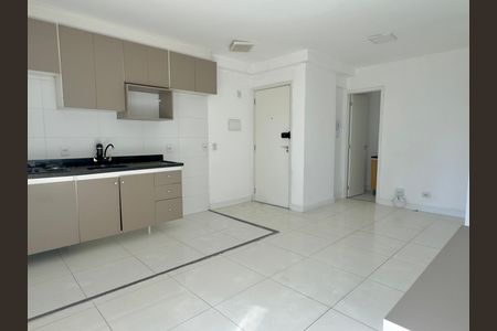 Sala de apartamento para alugar com 3 quartos, 60m² em Jardim Madeirense, Guarulhos