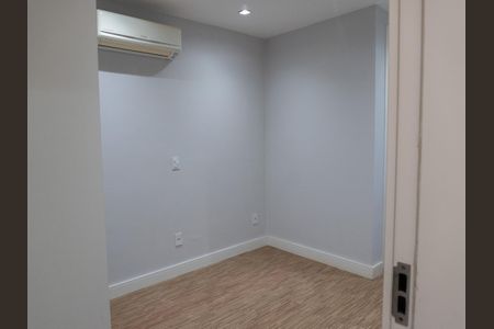 Casa de condomínio para alugar com 300m², 4 quartos e 2 vagas