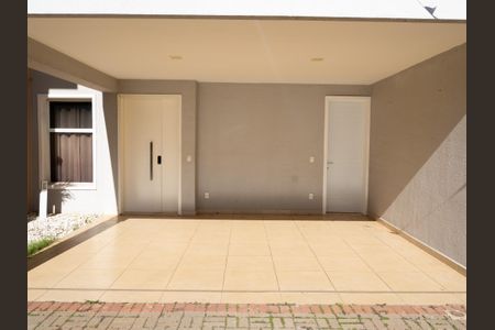 Casa de condomínio para alugar com 300m², 4 quartos e 2 vagas