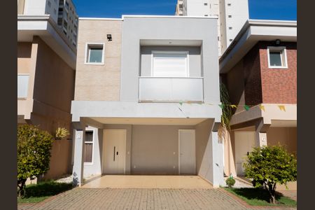 Casa de condomínio para alugar com 300m², 4 quartos e 2 vagas