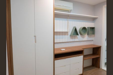 Casa de condomínio para alugar com 300m², 4 quartos e 2 vagas