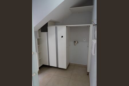 Casa de condomínio para alugar com 300m², 4 quartos e 2 vagas