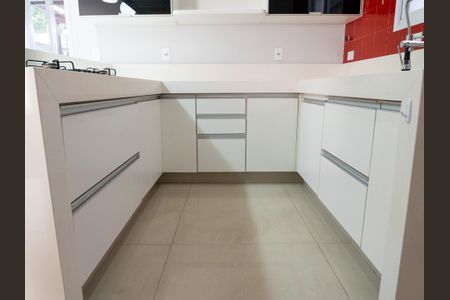 Casa de condomínio para alugar com 300m², 4 quartos e 2 vagas