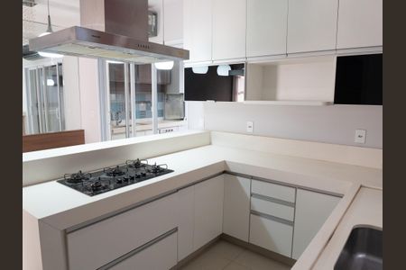 Casa de condomínio para alugar com 300m², 4 quartos e 2 vagas