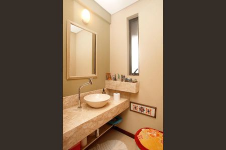 Apartamento à venda com 180m², 4 quartos e 3 vagasBanheiro 3 Lavabo