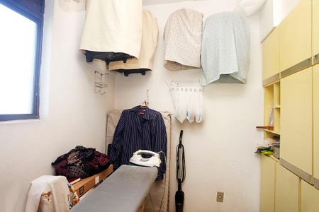 Apartamento à venda com 180m², 4 quartos e 3 vagasÁrea de Serviço + Despensa