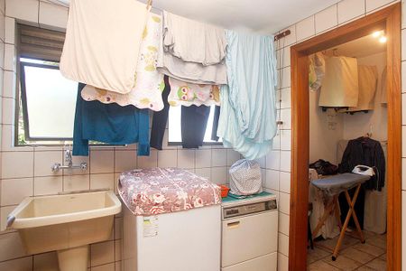 Apartamento à venda com 180m², 4 quartos e 3 vagasÁrea de Serviço + Despensa