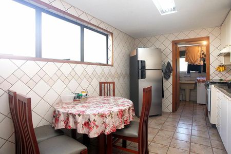 Apartamento à venda com 180m², 4 quartos e 3 vagasCozinha