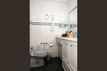 Apartamento à venda com 180m², 4 quartos e 3 vagasBanheiro 2