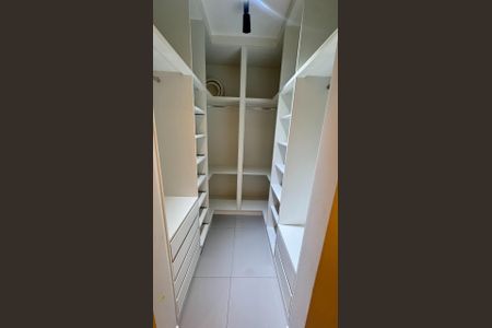 Casa à venda com 420m², 3 quartos e 5 vagasFoto 01