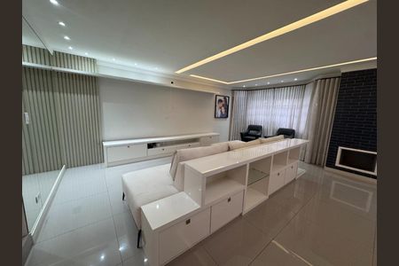 Casa à venda com 420m², 3 quartos e 5 vagasFoto 03