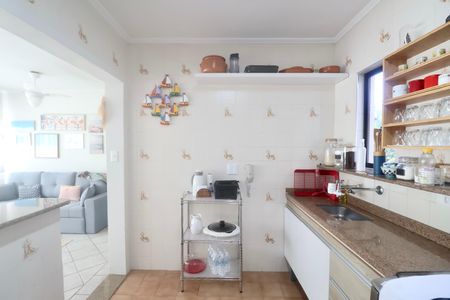 Cozinha de apartamento para alugar com 2 quartos, 70m² em Balneario Cidade Atlantica, Guarujá