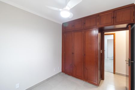 Apartamento à venda com 94m², 3 quartos e 2 vagas Apartamento à venda com 94m², 3 quartos e 2 vagasQuarto 01