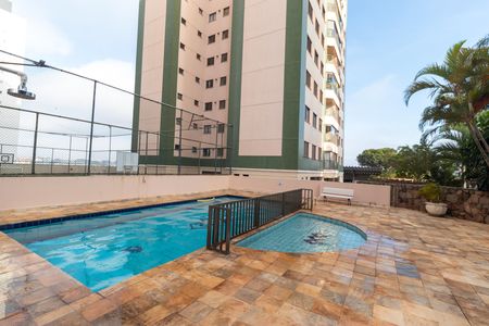 Apartamento à venda com 94m², 3 quartos e 2 vagas Apartamento à venda com 94m², 3 quartos e 2 vagasÁrea comum - Piscina