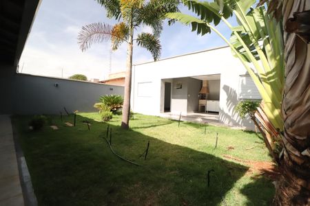 Casa para alugar com 186m², 4 quartos e 3 vagasQuintal
