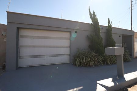Casa para alugar com 186m², 4 quartos e 3 vagasFachada
