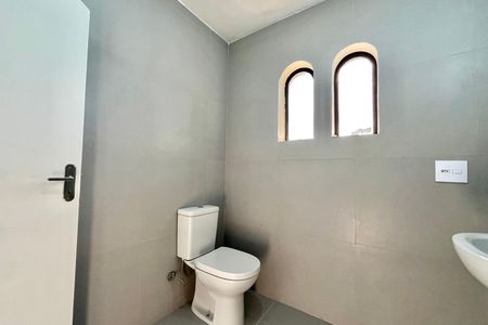 Casa para alugar com 184m², 3 quartos e 3 vagas Casa para alugar com 184m², 3 quartos e 3 vagasBanheiro da Suíte 3