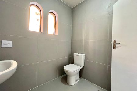 Casa para alugar com 184m², 3 quartos e 3 vagas Casa para alugar com 184m², 3 quartos e 3 vagasBanheiro da Suíte 2