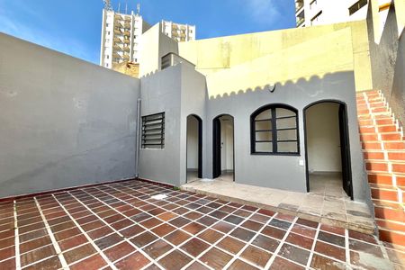 Casa para alugar com 184m², 3 quartos e 3 vagas Casa para alugar com 184m², 3 quartos e 3 vagasQuintal