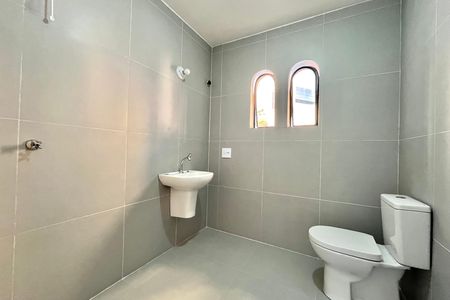 Casa para alugar com 184m², 3 quartos e 3 vagas Casa para alugar com 184m², 3 quartos e 3 vagasBanheiro da Suíte 2