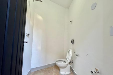 Casa para alugar com 184m², 3 quartos e 3 vagas Casa para alugar com 184m², 3 quartos e 3 vagasBanheiro de serviço