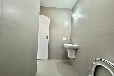 Casa para alugar com 184m², 3 quartos e 3 vagas Casa para alugar com 184m², 3 quartos e 3 vagasBanheiro da Suíte 1