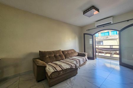 Apartamento para alugar com 3 quartos, 120m² em Jardim Praiano, Guarujá