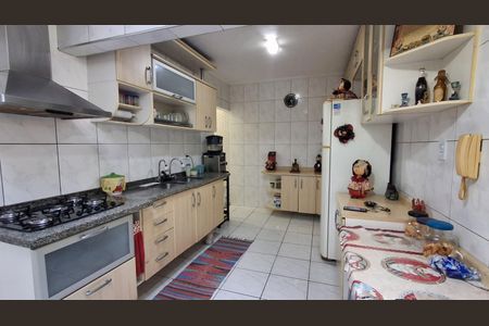 Casa à venda com 133m², 2 quartos e 2 vagasCozinha 