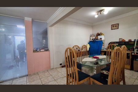 Casa à venda com 133m², 2 quartos e 2 vagasSala