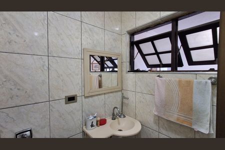 Casa à venda com 133m², 2 quartos e 2 vagasBanheiro Social 