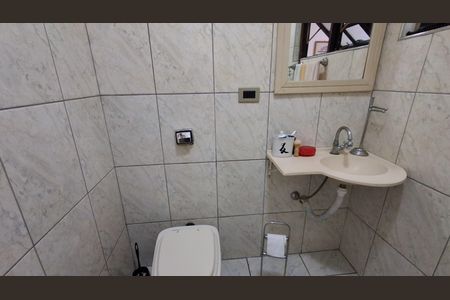 Casa à venda com 133m², 2 quartos e 2 vagasBanheiro Social 