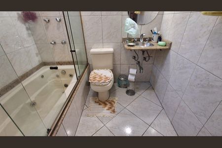 Casa à venda com 133m², 2 quartos e 2 vagasBanheiro Suíte 