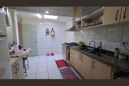 Casa à venda com 133m², 2 quartos e 2 vagasCozinha 
