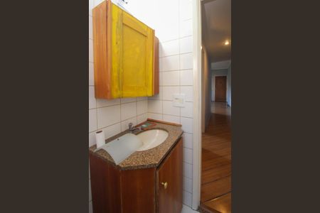 Banheiro  de apartamento para alugar com 2 quartos, 56m² em Jardim Wanda, Taboão da Serra