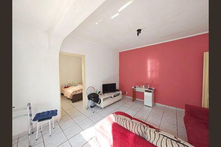 Casa à venda com 100m², 2 quartos e 2 vagas Casa à venda com 100m², 2 quartos e 2 vagasSala