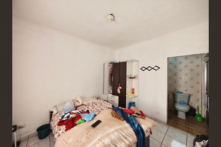 Casa à venda com 100m², 2 quartos e 2 vagas Casa à venda com 100m², 2 quartos e 2 vagasSuíte